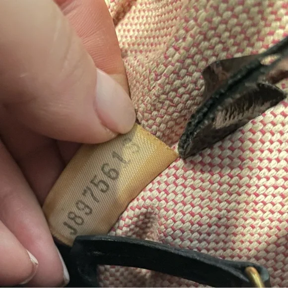 Black Patten Leather Dooney and Burke handbag - Picture 5 of 6